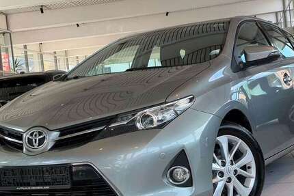 Toyota Auris 144.480 km 8.991 &euro; Siegen 57078