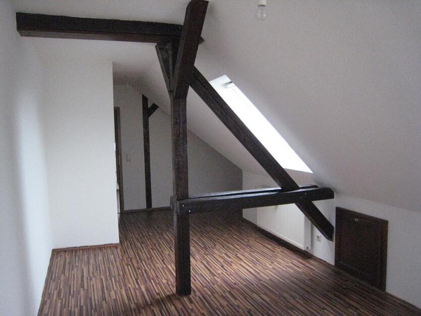 3 Zimmer Dachwohnung mit Flair zimmer