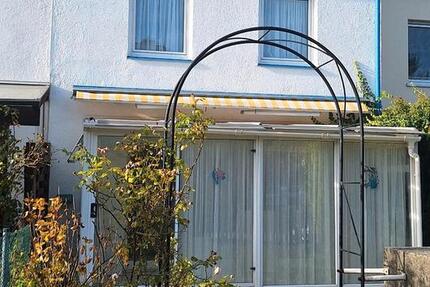 RH Neubiberg, perfekte Lage, von Privat, renovierungsbedürftig. 5 zimmer