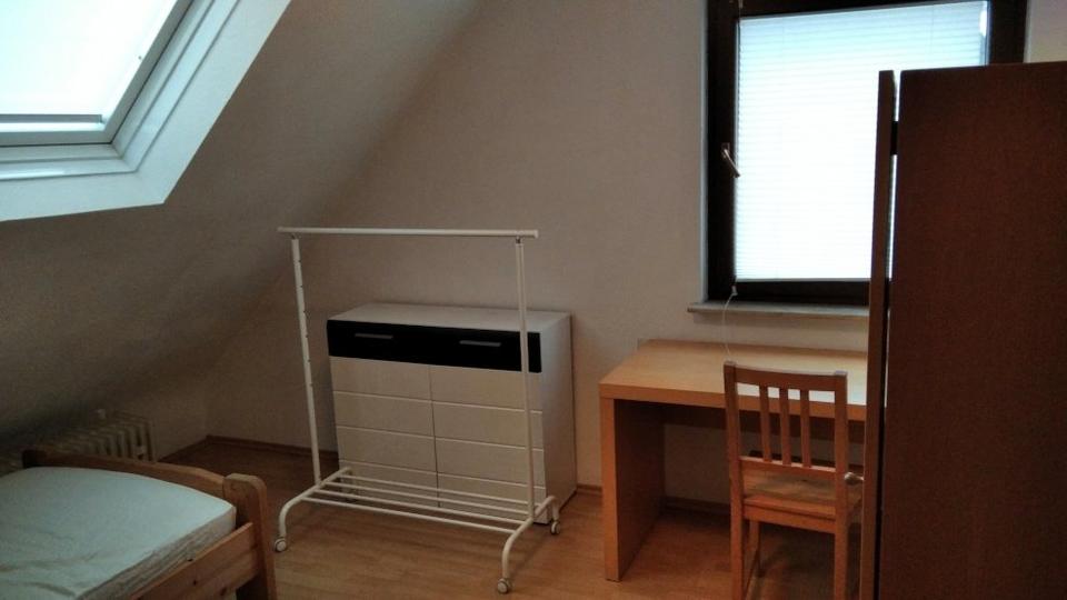 Dachgeschoßwohnung Reutlingen Reutlingen (Kernstadt) - 5 Zimmer, 64 m&sup2;, 219.000&euro; | Angebot:26524699