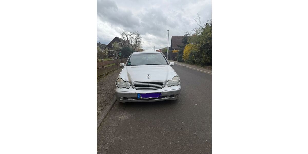 Mercedes-Benz 220 170.000 km 2.500 &euro; Niedernberg 63843