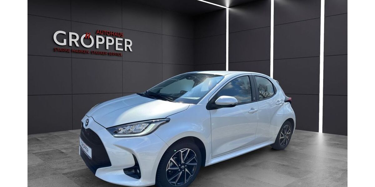 Toyota Yaris 13.999 km 18.900 &euro; Paderborn 33104