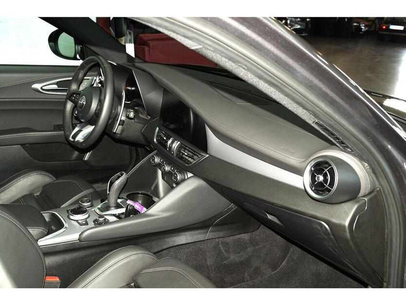 Giulia Veloce Q4 2.0 Turbo Harman-Kardon