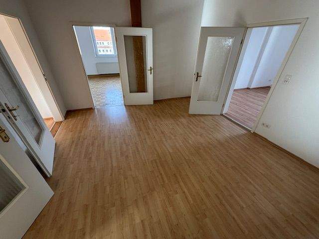 480GS2 - Charmante 4-Zimmer-Wohnung mit Kamin und Einbauküche – direkt an Schule und Bahnhof 4 zimmer