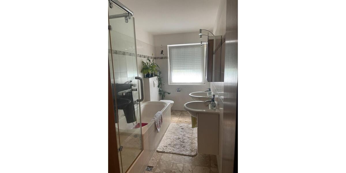 Erdgeschoßwohnung Bergisch Gladbach Alt-Frankenforst - 5 Zimmer, 140 m&sup2;, 460.000&euro; | Angebot:27044139