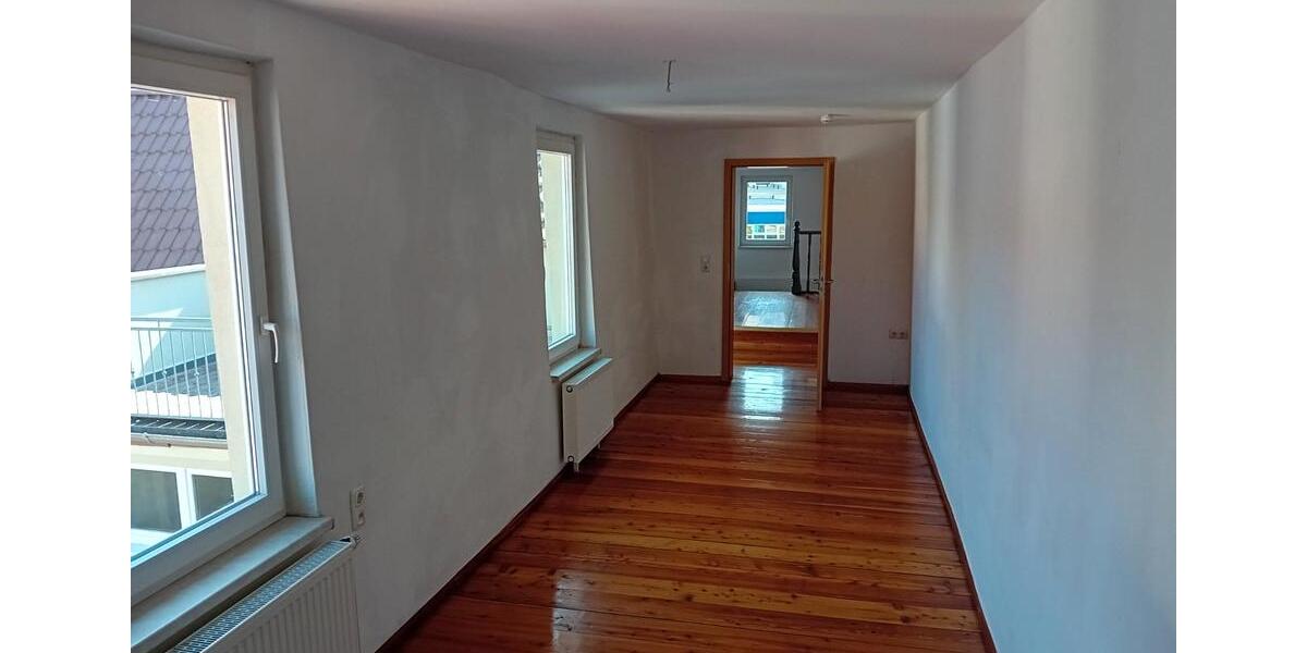 Einfamilienhaus Coburg - 3 Zimmer, 160 m&sup2;, 1.390&euro; | Angebot:26556485