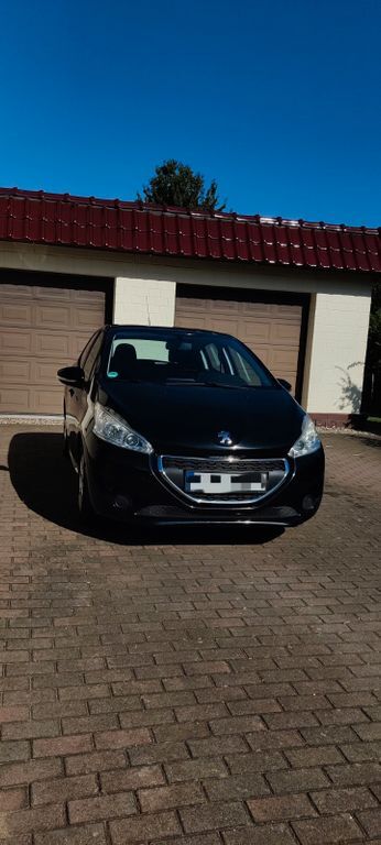 Peugeot 208 171.230 km 3.999 € Warnkenhagen 23948