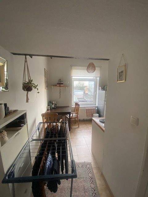 Köln Kalk gemütliches * Single Apartment * im 2. Obergeschoss, kleinere Diele, Bad mit Badewanne, Kellerraum 1 zimmer