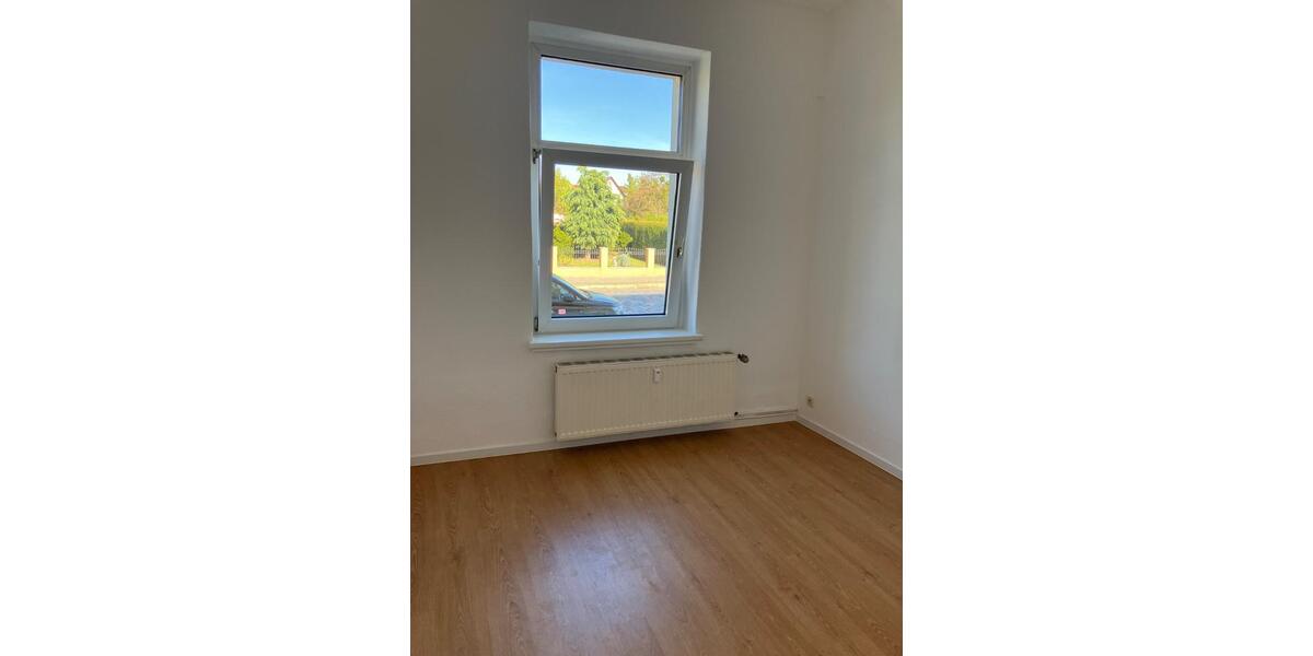 Erdgeschoßwohnung Naumburg (Saale) - 3 Zimmer, 75 m&sup2;, 400&euro; | Angebot:26405526