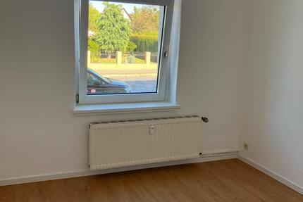 Wohnung Naumburg (Saale) - 3 Zimmer, 75 m&sup2;, 400&euro; | Angebot:26405526