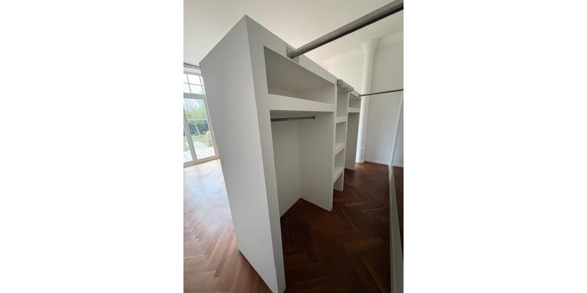 helle und geräumige 2-Zimmer Wohnung ca 140 qm 2 zimmer