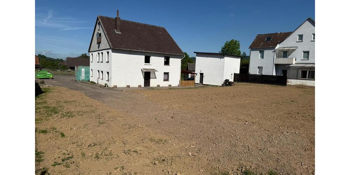 Einfamilienhaus Niederzier - 9 Zimmer, 270 m&sup2;, 170.000&euro; | Angebot:24506455