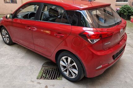 Hyundai i20 82.500 km 7.500 &euro; Berlin 13357