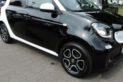 Smart ForFour 44.206 km 8.990 &euro; Hamburg 22459