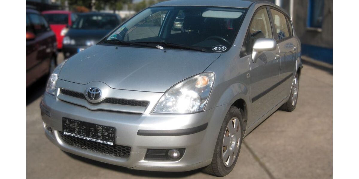 Toyota Corolla Verso 180.000 km 4.799 &euro; Leipzig 04347