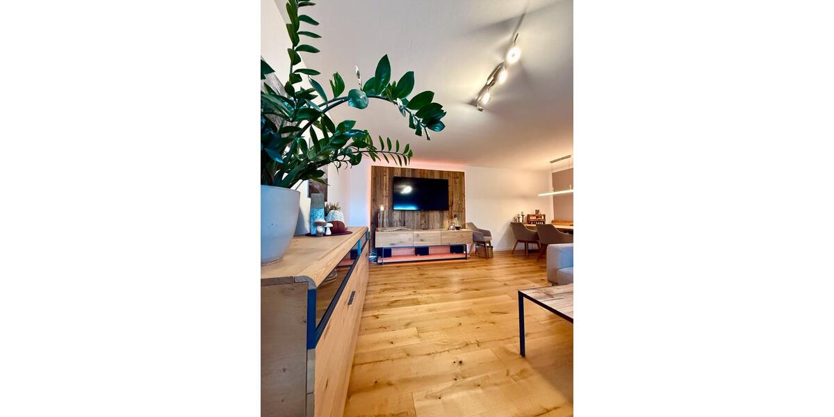 Dachgeschoßwohnung Augsburg Lechhausen - 3 Zimmer, 445.000&euro; | Angebot:23082534