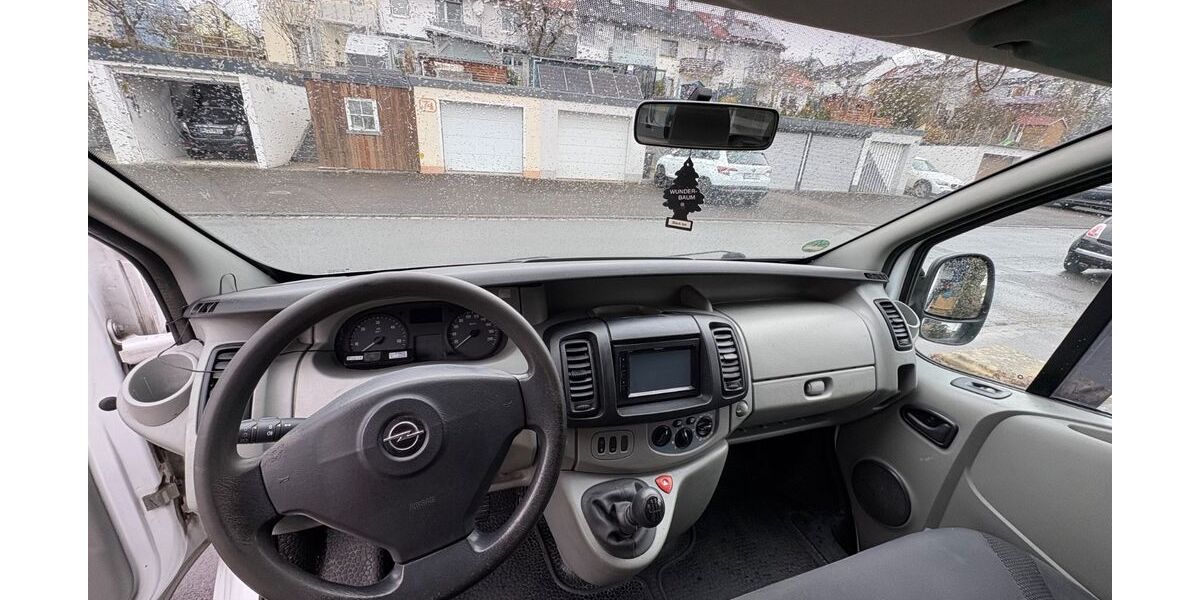 Opel Vivaro 358.000 km 3.299 &euro; Petersberg 36100