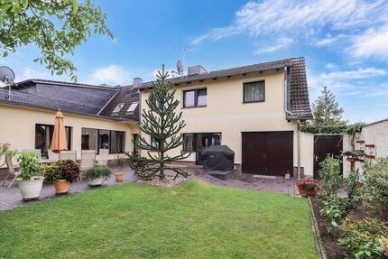 Haus Salzwedel - 8 Zimmer, 215 m&sup2;, 349.000&euro; | Angebot:25743794