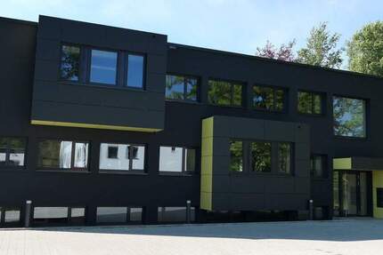 Vielfältig nutzbares BürogebäudePraxisgebäude zimmer