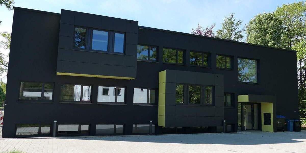 Vielfältig nutzbares BürogebäudePraxisgebäude zimmer