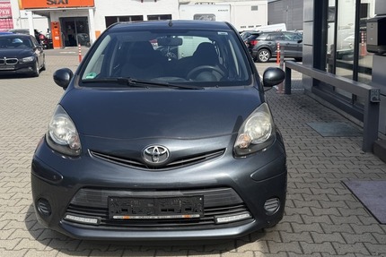 Toyota Aygo HU Dezember 2026 Cool 124.800 km 1.990 &euro; Koblenz 56070