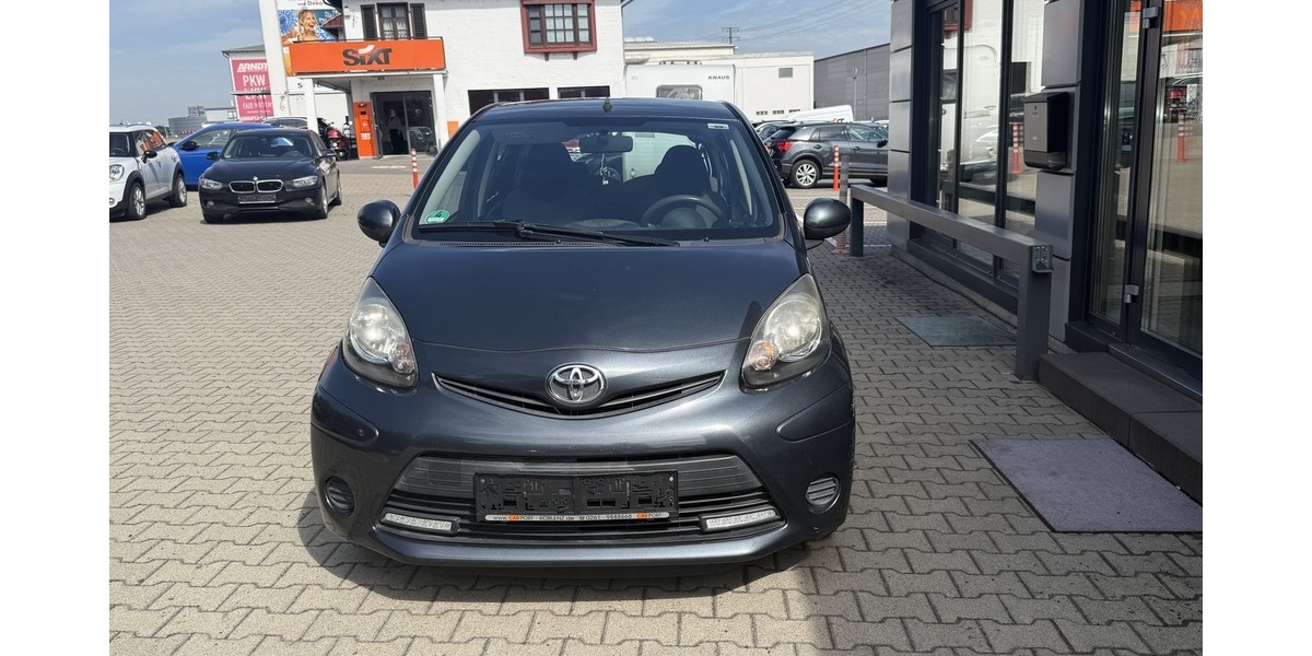 Toyota Aygo HU Dezember 2026 Cool 124.800 km 1.990 &euro; Koblenz 56070