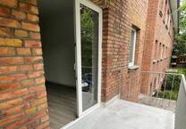 *NEU*NEU*NEU: frisch modernisierte 2 Zimmer, 2 Balkone mit Blick ins Grüne, neues Bad, neuer Boden