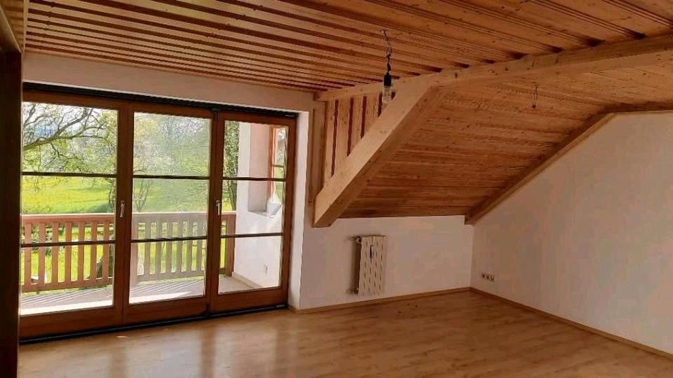 Dachgeschoßwohnung Dorfen - 3 Zimmer, 80 m&sup2;, 810&euro; | Angebot:26400481