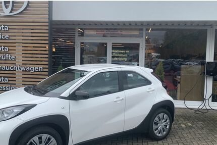 Toyota Aygo (X) 1.200 km 18.490 &euro; Kassel 34125