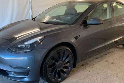 Tesla Model 3 89.469 km 28.950 &euro; Herges-Hallenberg 98587