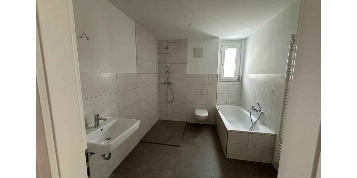 Doppelhaushälfte Darmstadt Arheilgen - 6 Zimmer, 136 m&sup2;, 2.100&euro; | Angebot:24897348