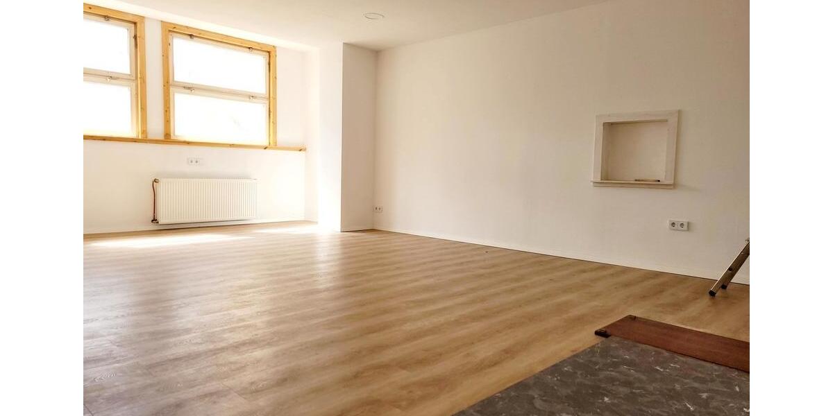 BÜRO- ODER PRAXISRAUM HINTER HISTORISCHER FASSADE VERFÜGBAR! zimmer