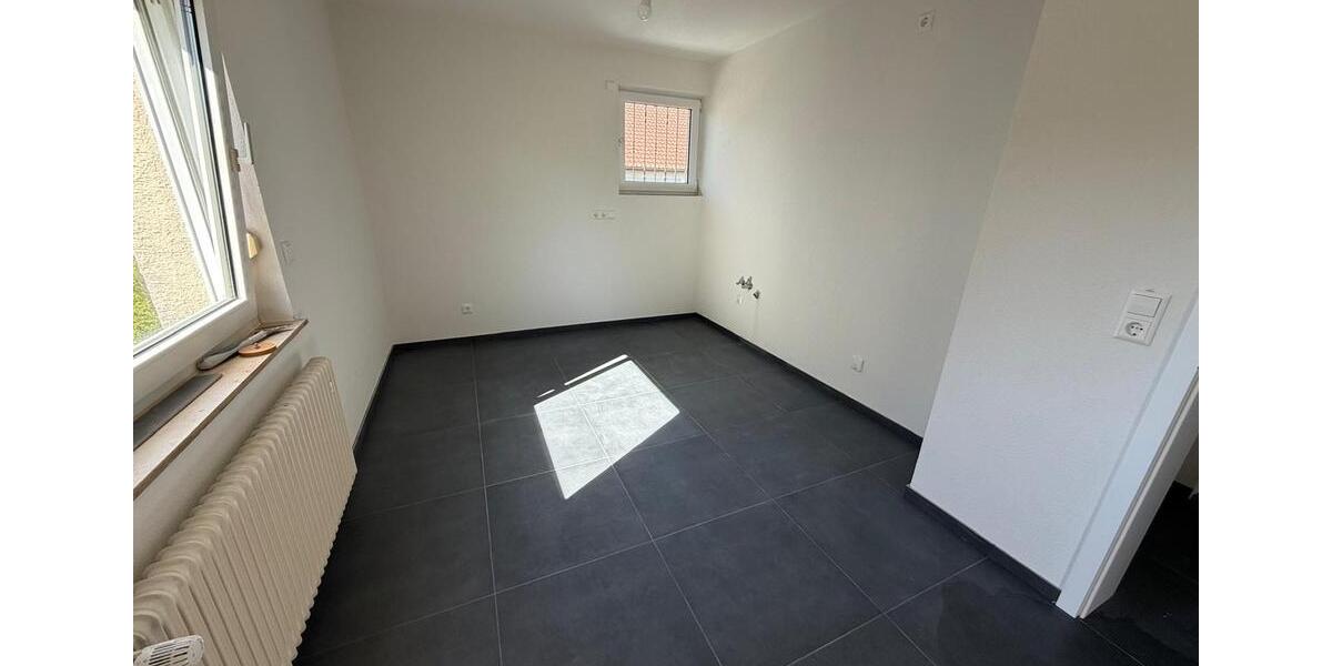 Erdgeschoßwohnung Erpel - 4 Zimmer, 92 m&sup2;, 1.550&euro; | Angebot:25572228