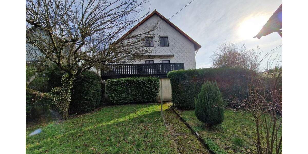 Einfamilienhaus Tholey - 8 Zimmer, 150 m&sup2;, 200.000&euro; | Angebot:25600966