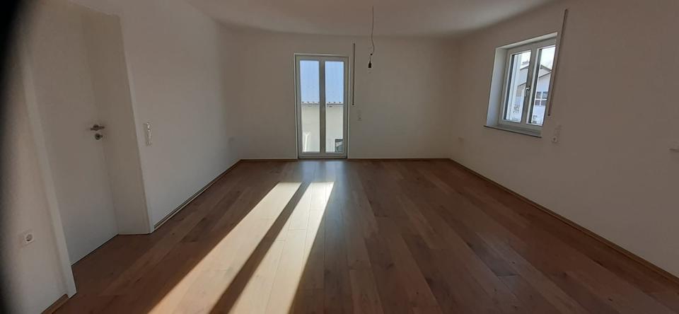 Etagenwohnung Mengkofen - 3 Zimmer, 64 m&sup2;, 575&euro; | Angebot:26418912
