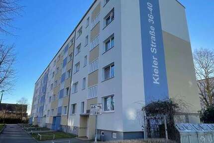 Wohnung zum Mieten in Schwerin 350 € 42.17 m²