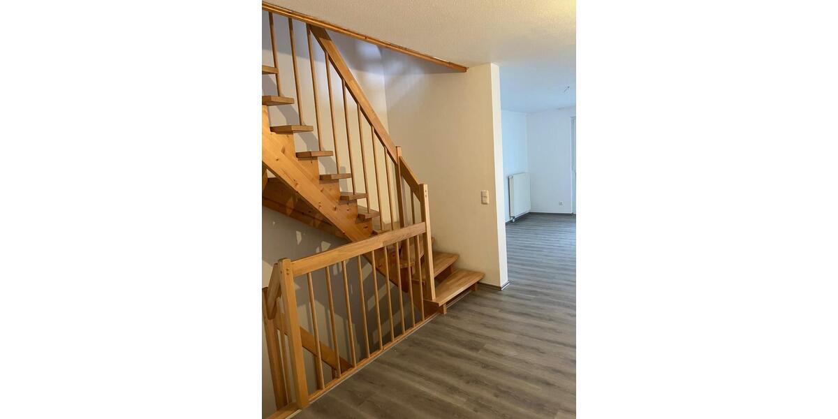 Reihenhaus Bamberg Gereuth - 5 Zimmer, 136 m&sup2;, 2.000&euro; | Angebot:25170603