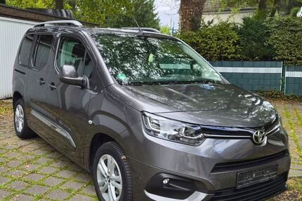 Toyota Proace City 87.863 km 16.799 &euro; Oberhausen 46149