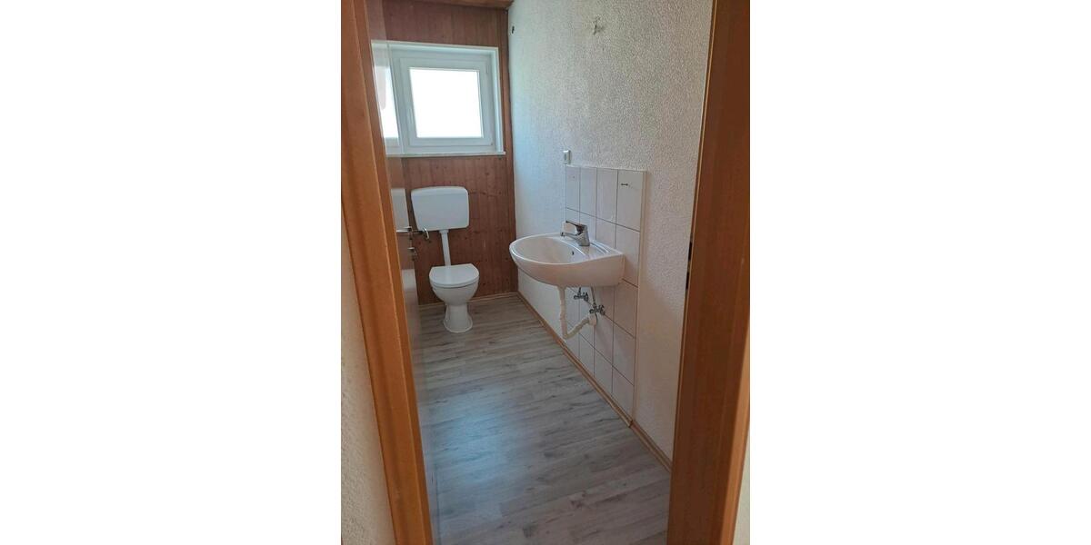Etagenwohnung Königsbronn - 5.5 Zimmer, 130 m&sup2;, 1.100&euro; | Angebot:26110975