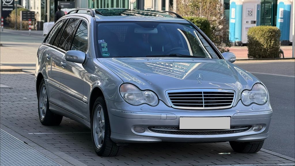 Mercedes-Benz C 320 221.000 km 3.200 &euro; Bad Soden 65812