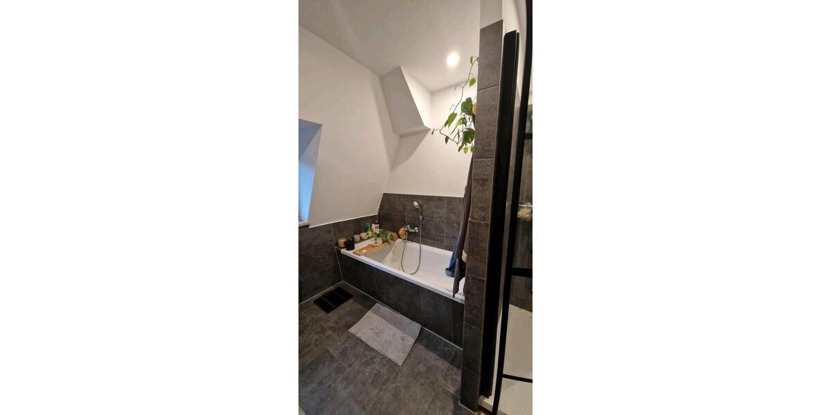 Dachgeschoßwohnung Zella-Mehlis Mehlis - 3 Zimmer, 89 m&sup2;, 690&euro; | Angebot:26260704