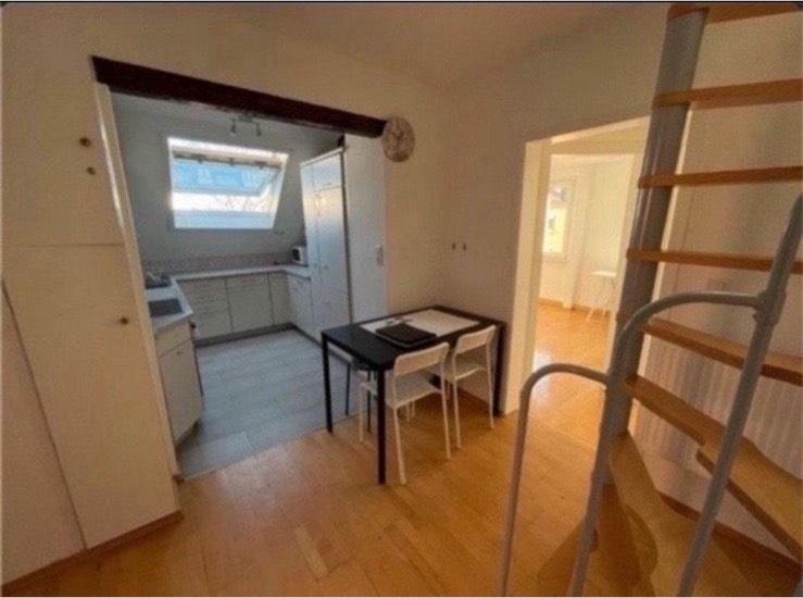 Dachgeschoßwohnung Stuttgart Stuttgart-Süd - 5 Zimmer, 100 m&sup2;, 500&euro; | Angebot:26688446