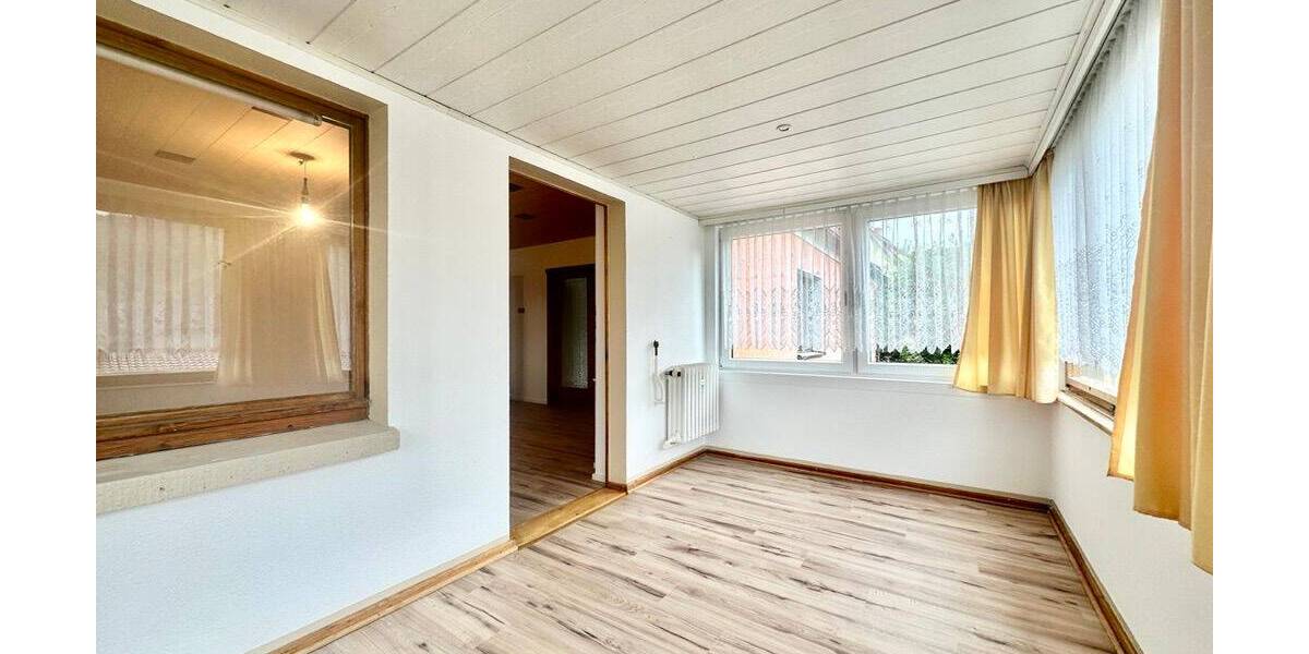 Mehrfamilienhaus, Wohnhaus Floh-Seligenthal / Hohleborn Hohleborn - 8 Zimmer, 180 m&sup2;, 1.300&euro; | Angebot:26594688