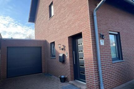 Attraktive Doppelhaushälfte mit Garage in Düren Birkesdorf