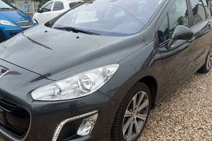 Peugeot 308 174.500 km 2.950 &euro; Leverkusen 51371