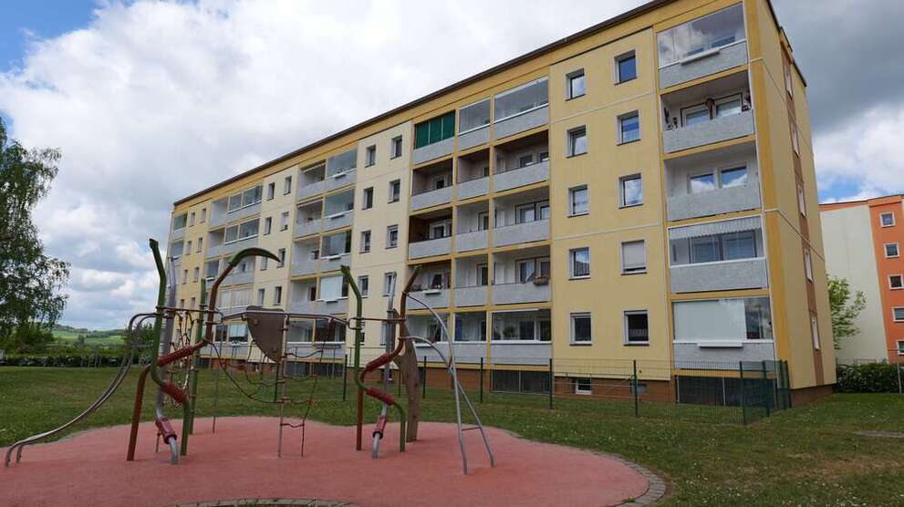Wohnung zum Kaufen in OelsnitzVogtl. 29.000 € 56.6 m²