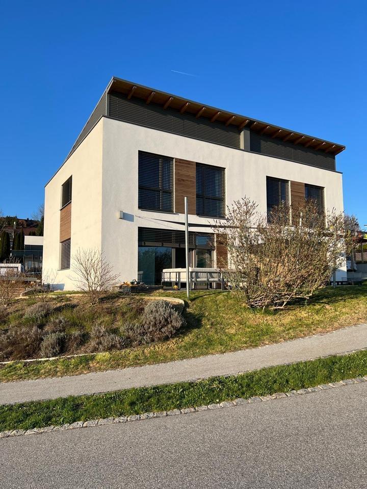 Neuwertige DDH in Büchlberg, provisionsfrei, KfW 40 Plus, PV