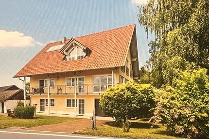 Wohnung Schöllnach - 11 Zimmer, 227 m&sup2;, 1.350&euro; | Angebot:26409772
