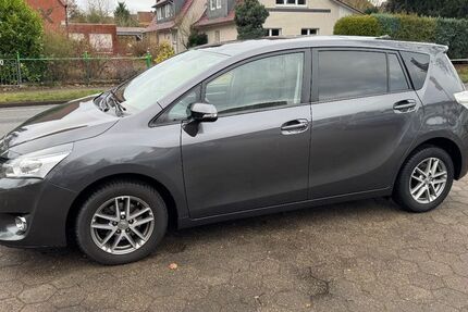 Toyota Verso 153.000 km 8.300 &euro; Stelle 21435