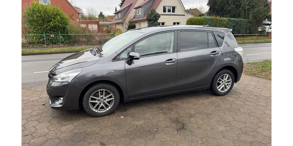 Toyota Verso 153.000 km 8.300 &euro; Stelle 21435